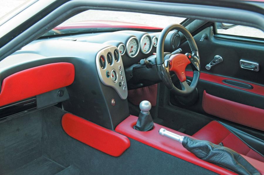 Интерьер Noble M12 GTO-3R 2003 года  (фото 7 из 19)